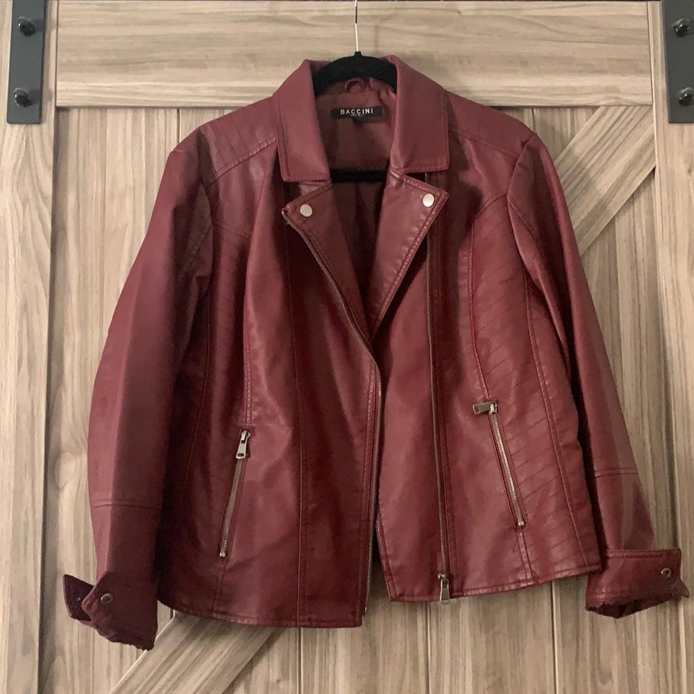 EUC women’s faux leather jacket size XL